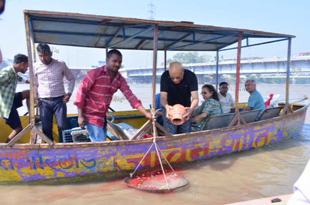 Asthi Visarjan in Garhganga