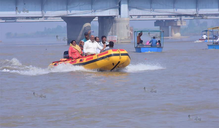 Speed Boating in Garhganga